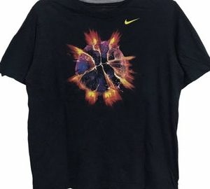 Nike tee very big lo